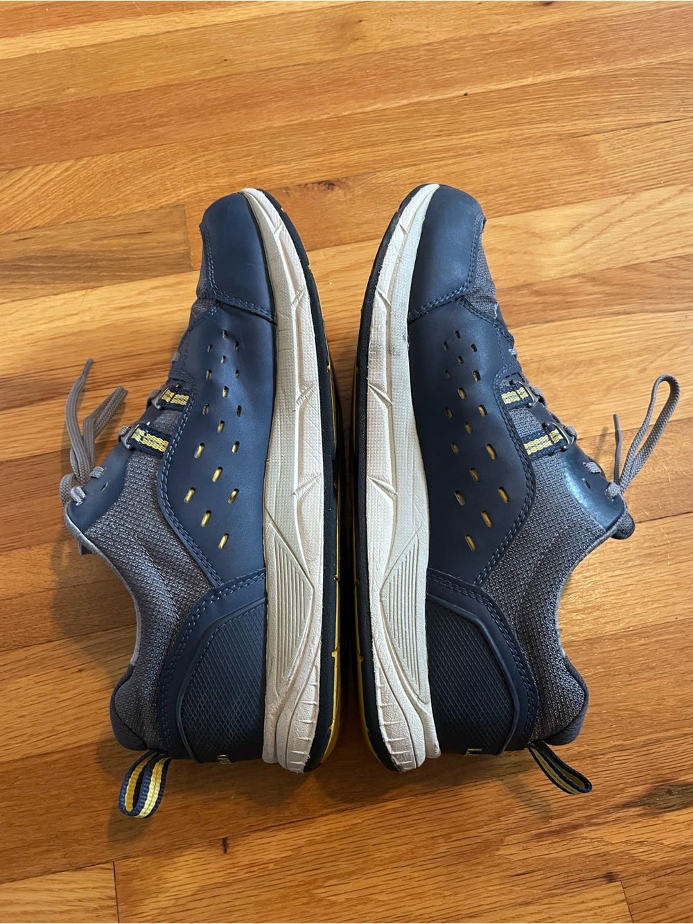 L.L. Bean Men's Bean's Comfort Fitness Walking Shoes, Waterproof - Picture 3 of 7